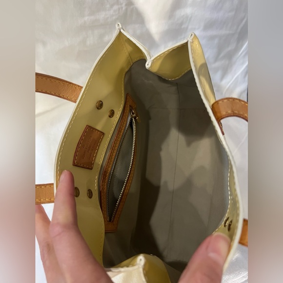 ✨LOUIS VUITTON Monogram Vernis Reade PM Hand Bag✨ - Picture 11 of 12